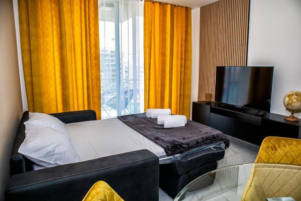 Stylish Seafront Spinola Apartment Saint Julian's Екстериор снимка