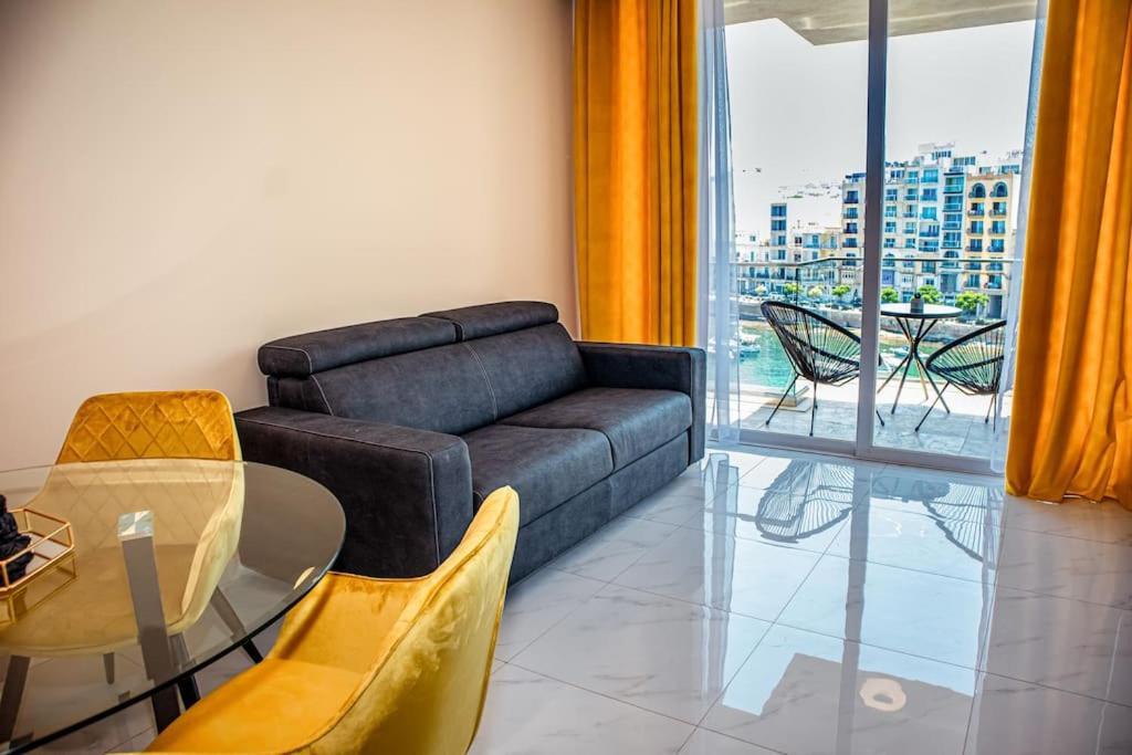 Stylish Seafront Spinola Apartment Saint Julian's Екстериор снимка