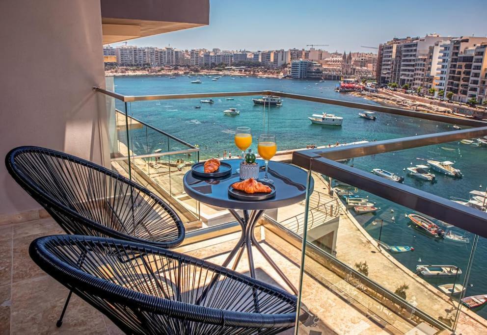 Stylish Seafront Spinola Apartment Saint Julian's Екстериор снимка